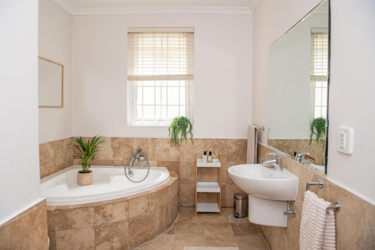 Camps Bay Guest Suite With Private Pool Cape Town Exterior photo