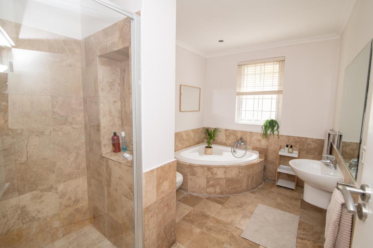 Camps Bay Guest Suite With Private Pool Cape Town Exterior photo